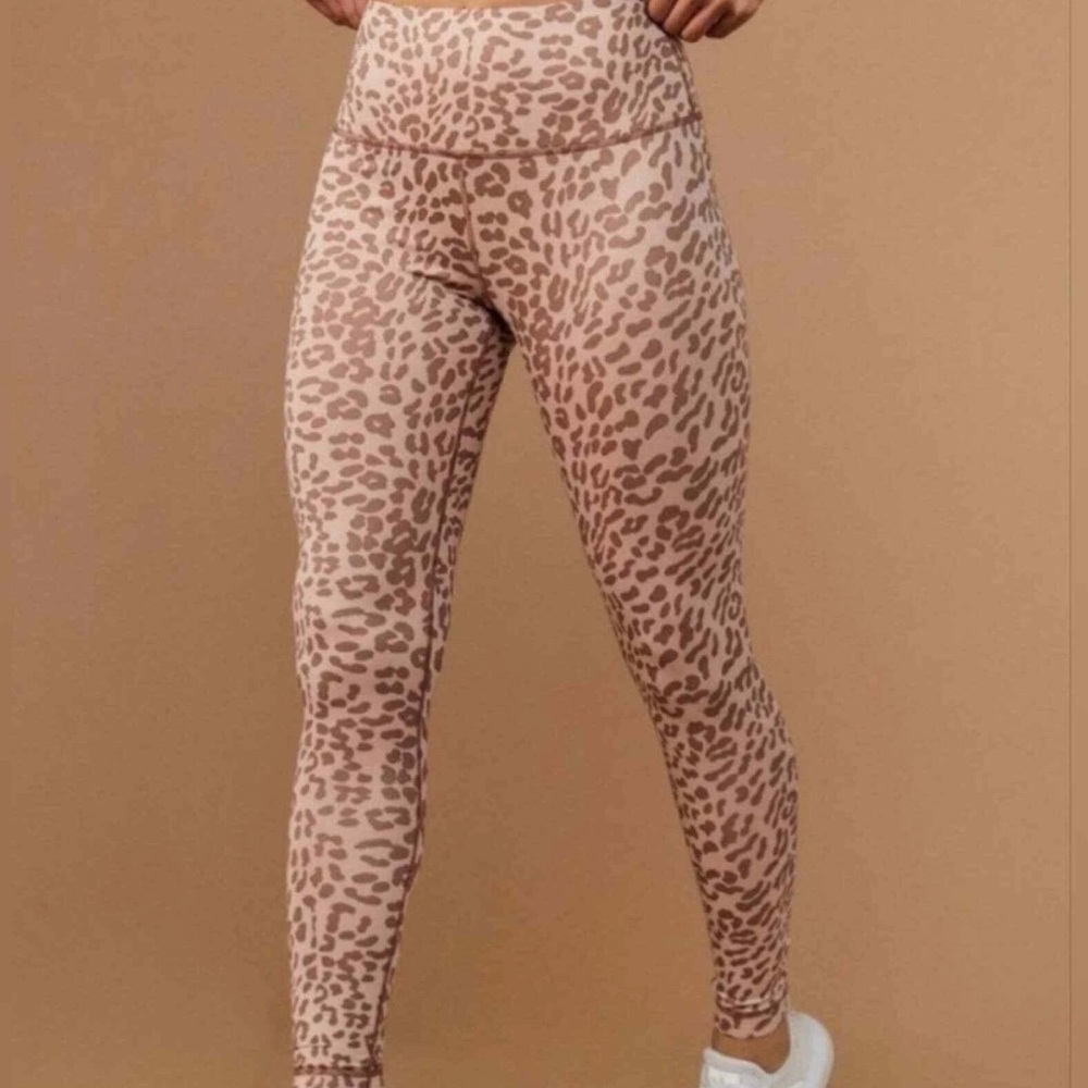 Tan + Lines Sivan Ayla Women M Leopard High Waisted Temescal Canyon Leggings